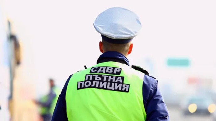 След гонка хванаха каналджия с четирима мигранти в София