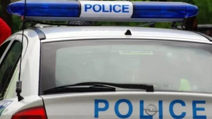 14-годишно момче и служителка на МВР са пострадали след стрелба по автобус в Пловдив