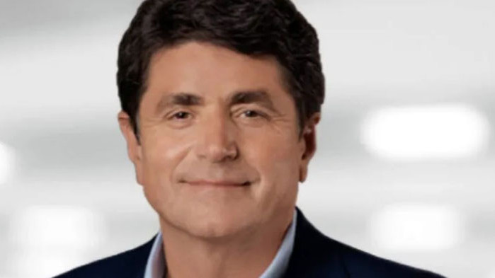 Кулата от карти на Шолак: Империята на магната е разтърсена из основи