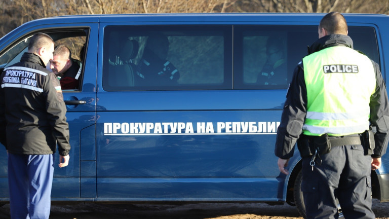 Отриха трети бус, превозвал мигранти, край Перник