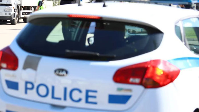 Седмокласник и майка му нападнаха учителка в Шуменско