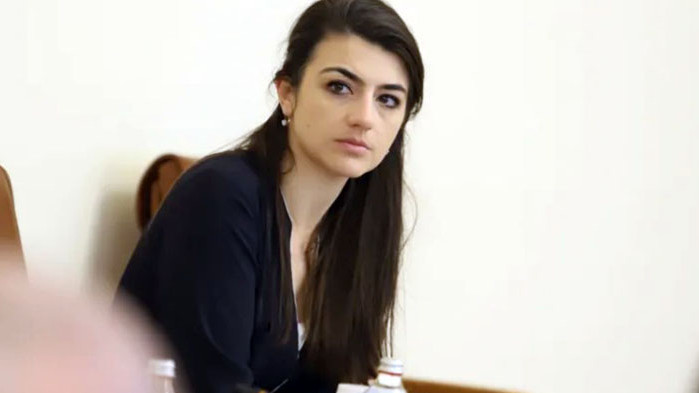 Тя се обиди: Лена Бориславова заведе дело за уронване на името срещу сценаристите на Слави