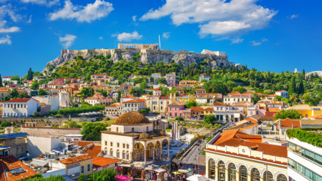 Гърция намалява данъчното облагане на хората със средни доходи