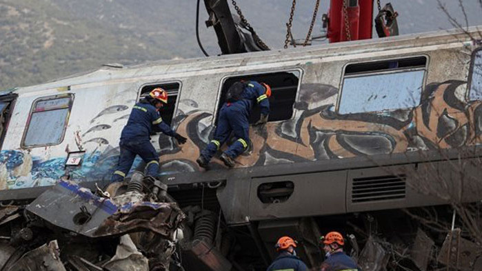 Камера е заснела сблъсъка между двата влака в Гърция (ВИДЕО)