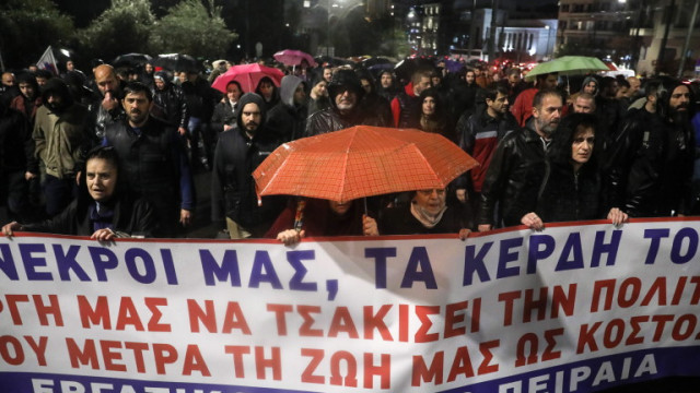 Гърция е в траур след влаковата катастрофа в Темпи близо
