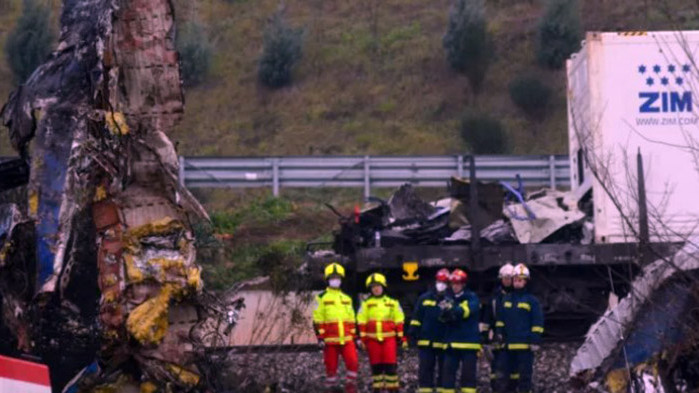 Взети са ДНК-проби от откритите тела след влаковата катастрофа в Гърция