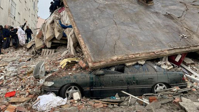 Турският парламент състави комисия която да разследва неотдавнашните земетресения в