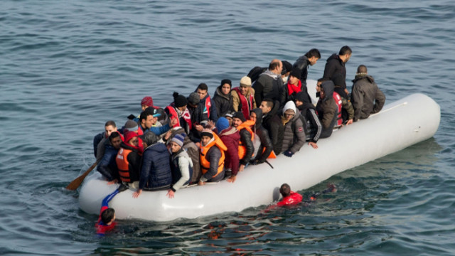 Италианската брегова охрана спаси 211 мигранти край остров Лампедуза съобщава Ройтерс