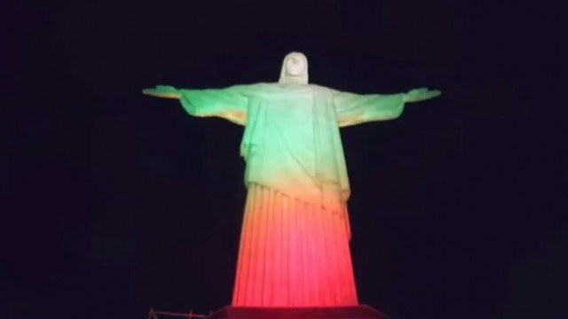 И статуята Христос Спасител в Рио грейна в цветовете на българския флаг по случай 3 март