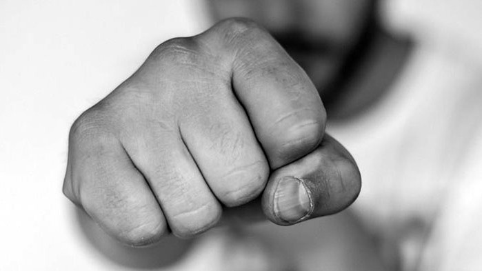 19-годишен младеж твърди, че е пребит от охраната на столична дискотека