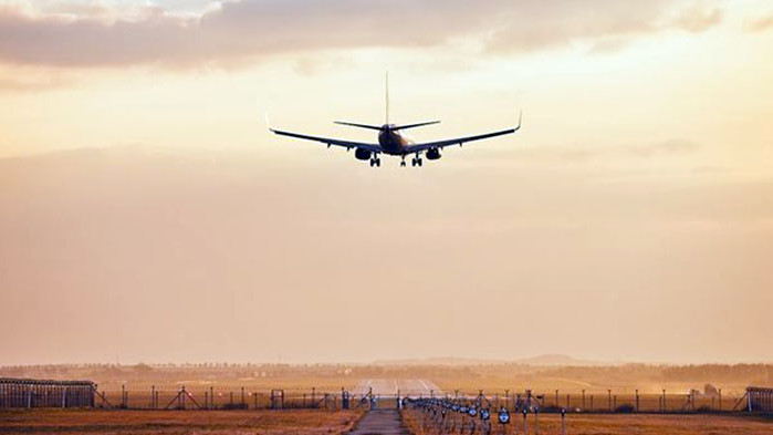 Пасажер в частен самолет загинал по време на силна турбуленция,