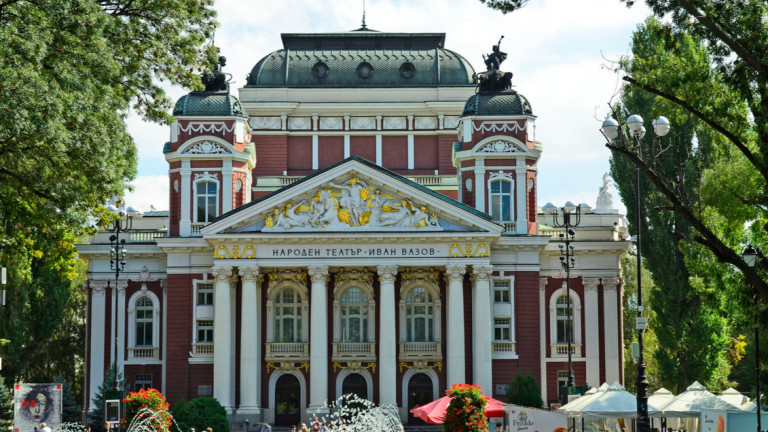 Проблемът в Народния театър не е там, където си мислим.