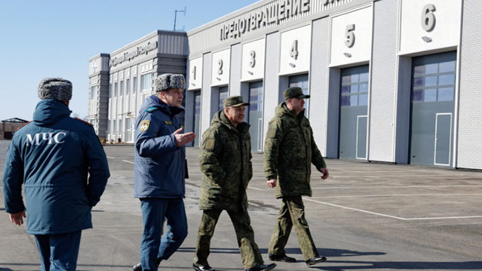 Шойгу разгледа руското строителство в Мариупол