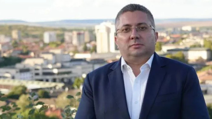 Николай Нанков откри кампанията си в Ловеч с водосвет за здраве