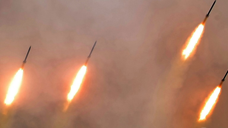 Северна Корея плаши с война при сваляне на ракетите ѝ по време на тест