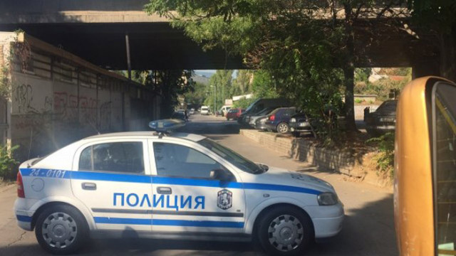 Агресивен мъж нападна и рани общински полицаи в Ямбол