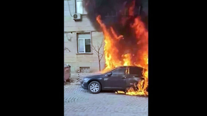Съседски тормоз и палежи на коли в центъра на София