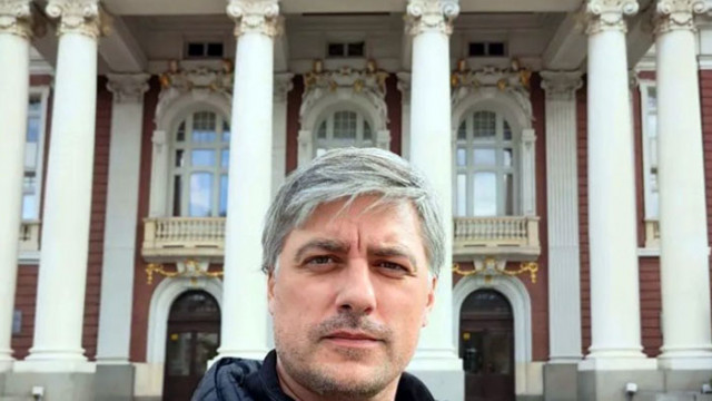 Владимир Карамазов се завръща в трупата на Народния театър „Иван Вазов“