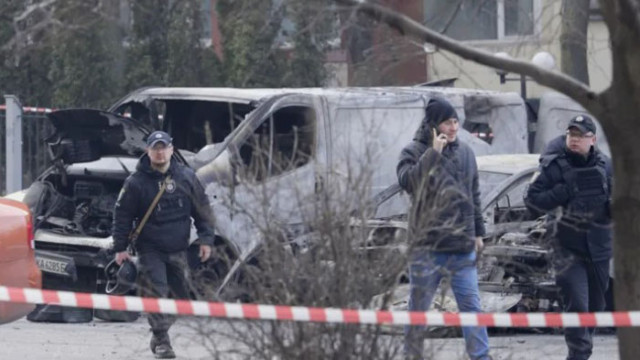 Украйна съобщава за близо 10 убити при руските удари срещу