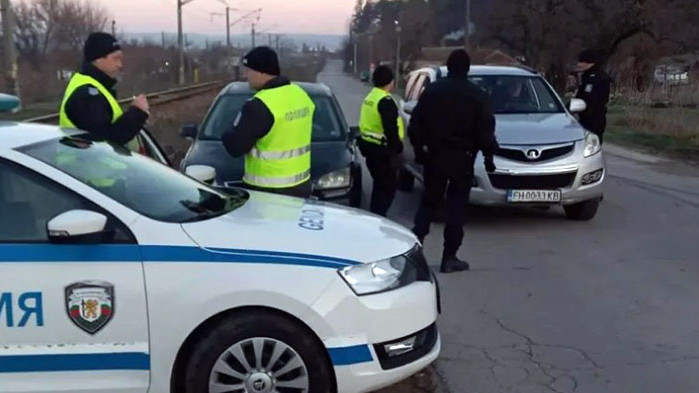 Акция „Купен вот“ продължава, полиция блокира Бяла Слатина