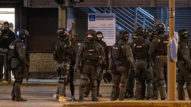 Въоръжени са взели заложници в аптека в западния германски град Карлсруе