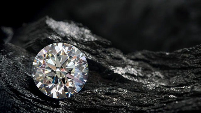 Учени наскоро са открили диамант на около 3 6 милиарда години