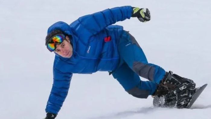 Има как: Кирил Петков на ски, вместо да обикаля България