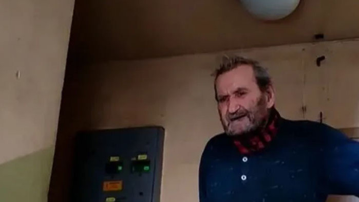 Хванаха отново 92-годишният мъж без книжка от Сливен да шофира