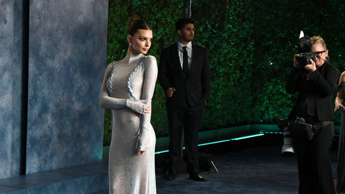 Емили Ратайковски може и да не присъства на церемонията по