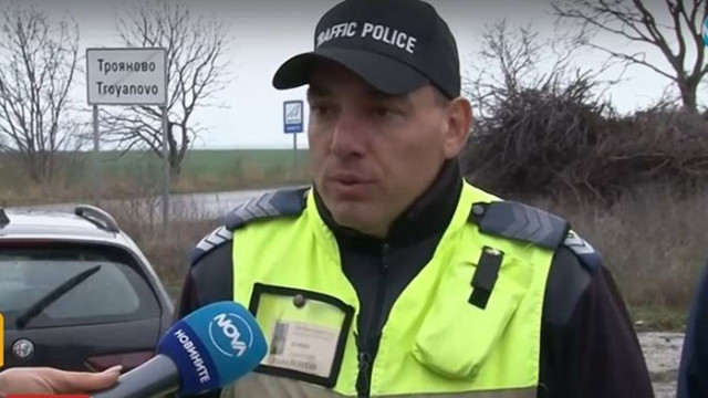 Двама бургаски полицаи отказаха подкуп от 200 евро предложен им