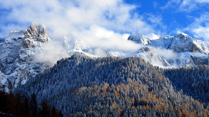 Мъгливо и ветровито е времето в планините, условията за туризъм