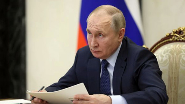 Президентът на Русия Владимир Путин подписа закона който подвежда под