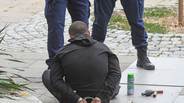 47-годишен мъж от Варна е задържан във връзка с разследване на две измами