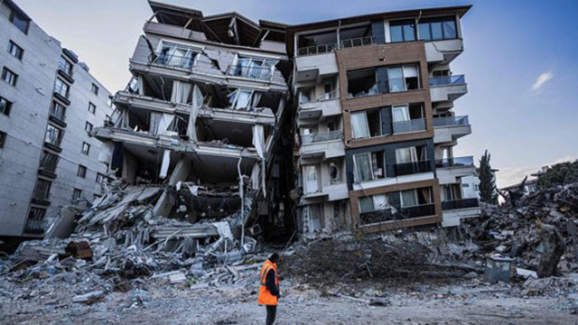 Над 50 хиляди души са загинали при земетресенията в Турция