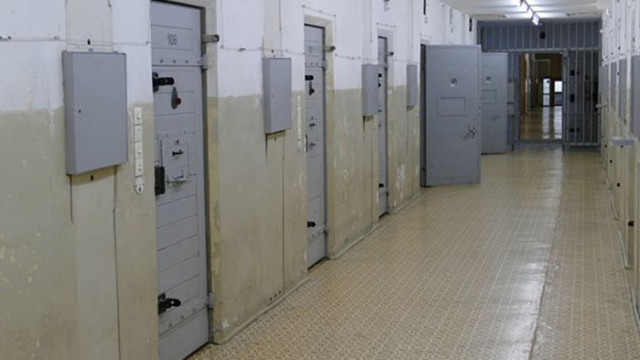 Мъже, обрали възрастна жена във Варненско, отиват в затвора