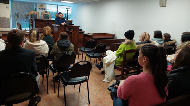 Ученици и студенти посетиха Районен съд - Варна в Деня на отворените врати