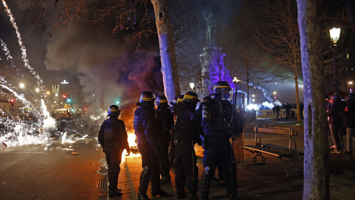 Френската полиция през последните няколко дни е задържала около 850 души