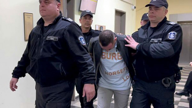 Това е шефът на стриптийз клуба в Пловдив, обвинен в сводничество