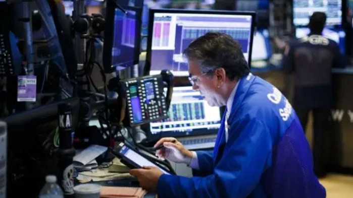 PacWest съобщи също, че е получила инжекция от 1,4 милиарда