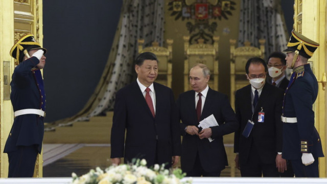 "Фокс нюз" критикува Байдън, че е твърде мек с "двамата диктатори Путин и Си"