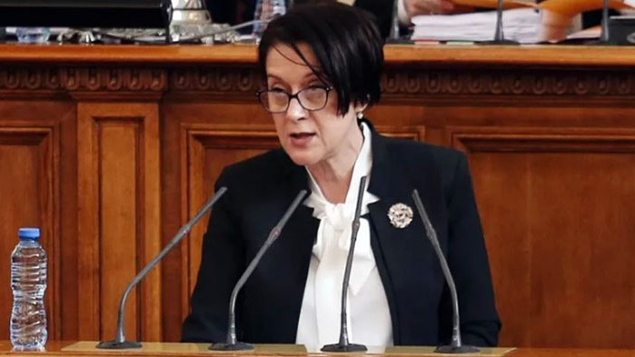Кандидат-депутатката от ДБ Антоанета Цонева се възмути от фалшиви новини,