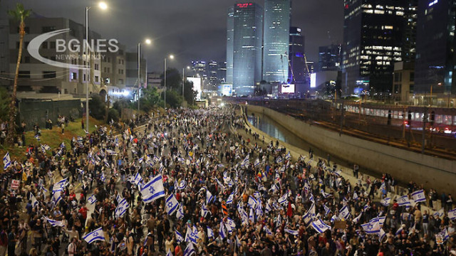 Според организаторите общият брой протестиращи в Израел тази вечер е