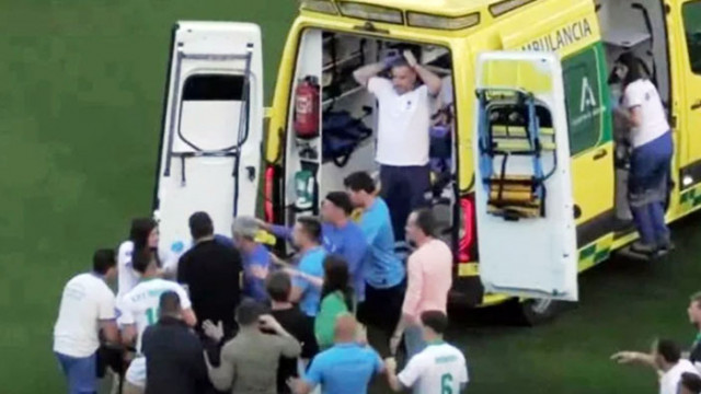 Брат на известен футболист колабира на мач в Испания