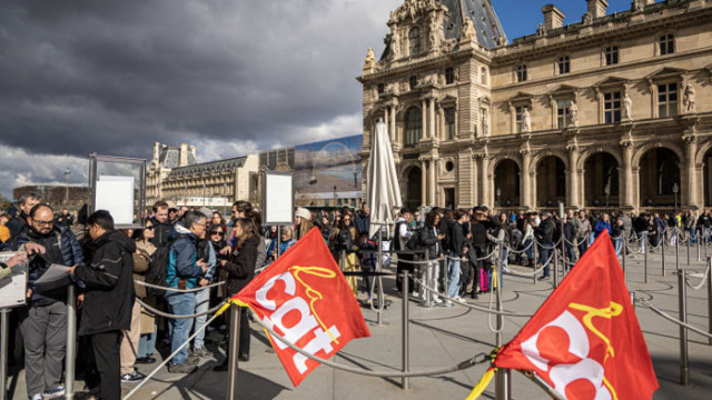 Протестиращи срещу пенсионната реформа на френския президент Еманюел Макрон блокираха