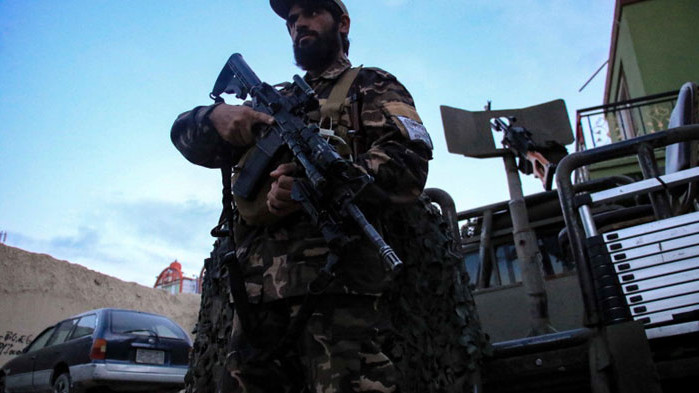 Най-малко шестима цивилни заинаха при самоубийствен атентат в столицата на Афганистан в