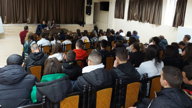 „Часове по правосъдие“ с деветокласници имаха съдии от Районен съд – Варна