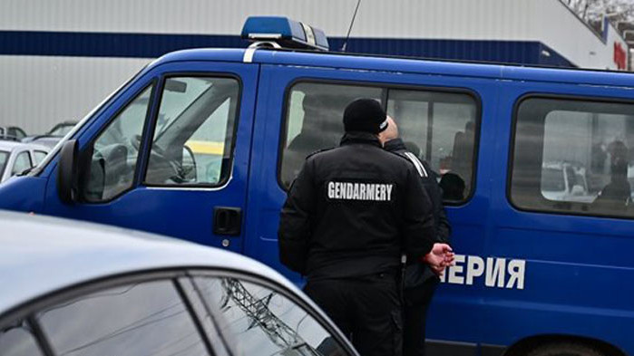 Арестуваха четирима за купуване на гласове във Варненско