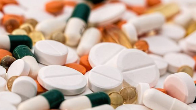 Спорът между НЗОК и фармацевтите за отпускането на лекарства остава нерешен