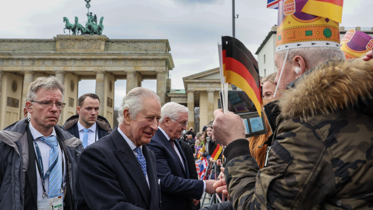 Вчера, 29 март, Чарлз и Камила пристигнаха на първото си