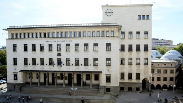 На база на данните от месечните отчети за касово изпълнение